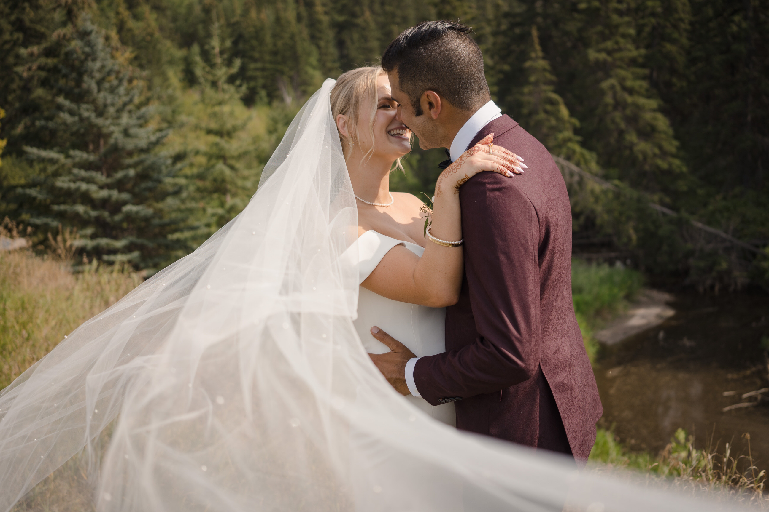 What can you expect when you hire a documentary style wedding photographer?